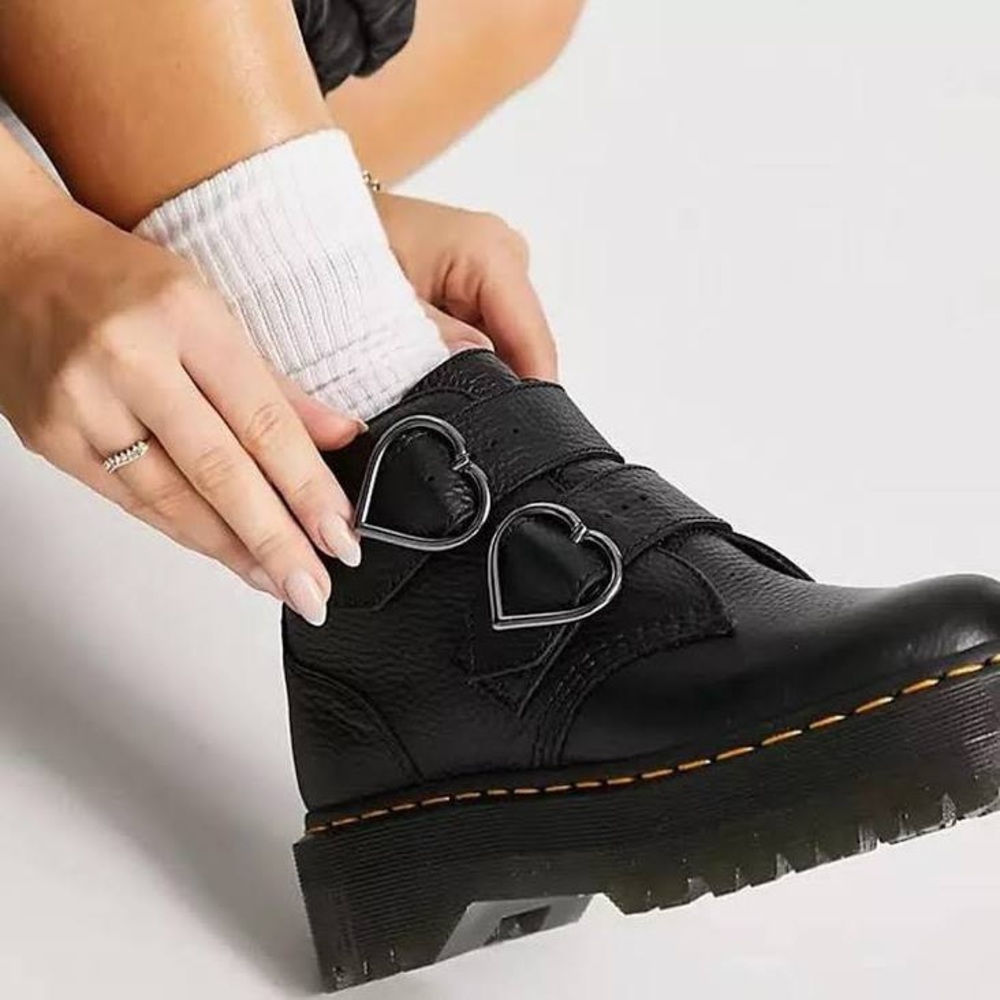 New Dr Martens Devon Heart platform boots - US 8